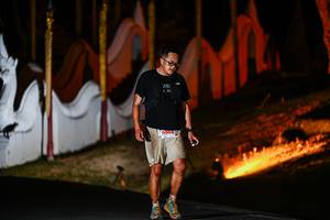 BIB: 6068
                            <button type="button" onclick="openModal(22509763)" class="btn btn-primary btn-sm float-right btn-popup" data-toggle="modal" data-target=".modal-high-quality">
                        <i class="fas fa-shopping-cart"></i> Add to Cart
                    </button>
                                            <button type="button" onclick="isThisMe(22509763, true)" class="btn btn-success btn-sm float-right btn-popup btn-isme hidden" data-toggle="tooltip" data-placement="bottom" title="นี่คือรูปของคุณใช่ไหม คลิกที่นี่เพื่อเอาเข้าอัลบั้ม">
                        <i class="fas fa-plus"></i> Add to album
                    </button>
                    <button type="button" onclick="isThisMe(22509763, false)" class="btn btn-warning btn-sm float-right btn-popup btn-isnotme hidden">
                        <i class="fas fa-ban"></i> Remove from album
                    </button>